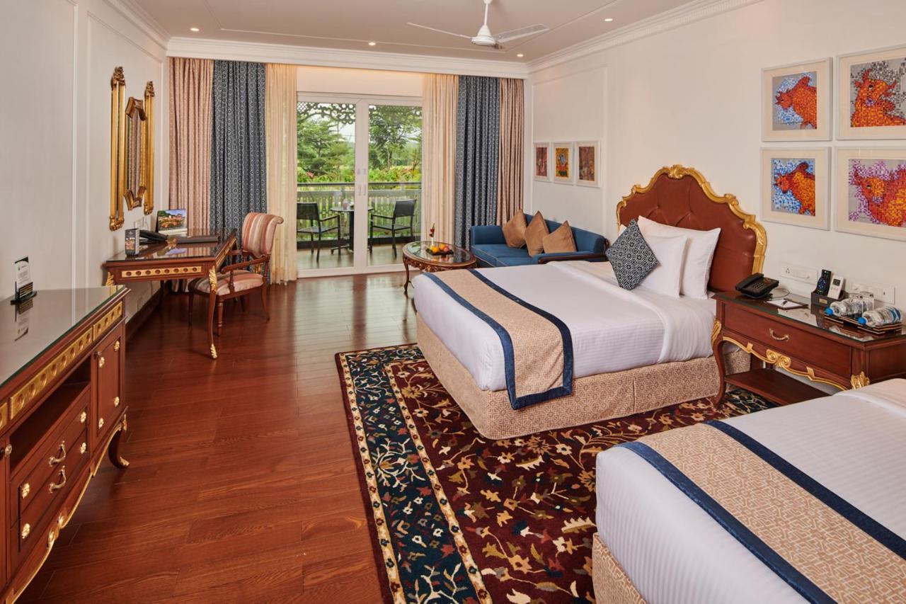 Mayfair Lake Resort Raipur  Bagian luar foto