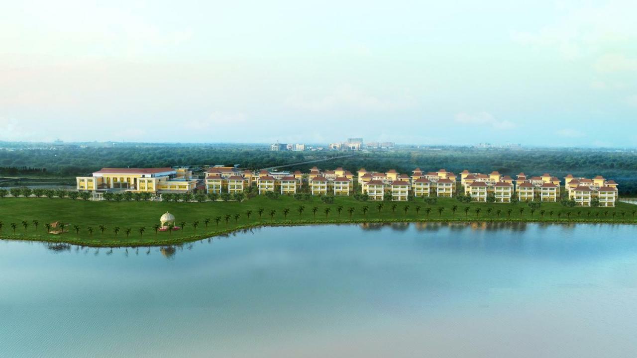 Mayfair Lake Resort Raipur  Bagian luar foto