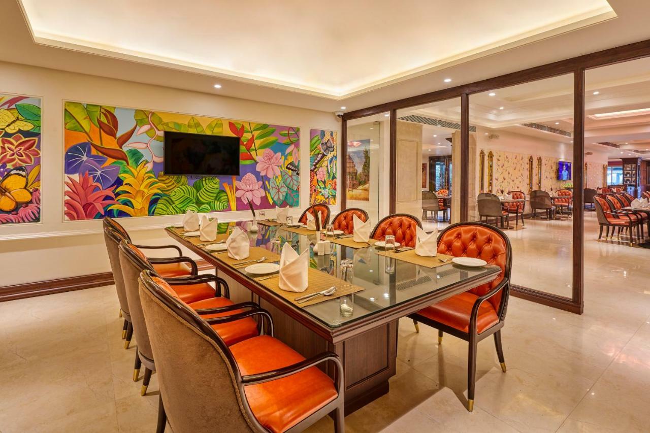 Mayfair Lake Resort Raipur  Bagian luar foto