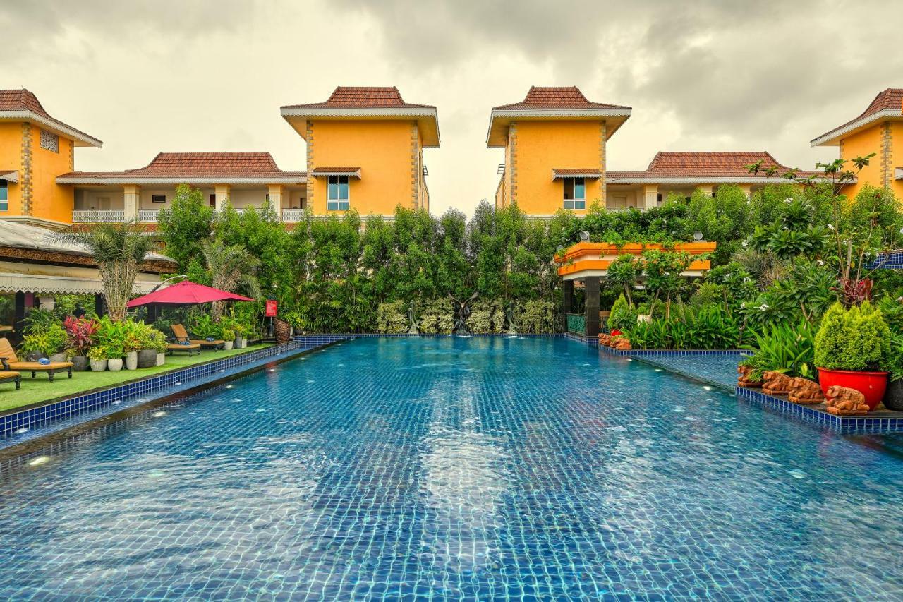 Mayfair Lake Resort Raipur  Bagian luar foto